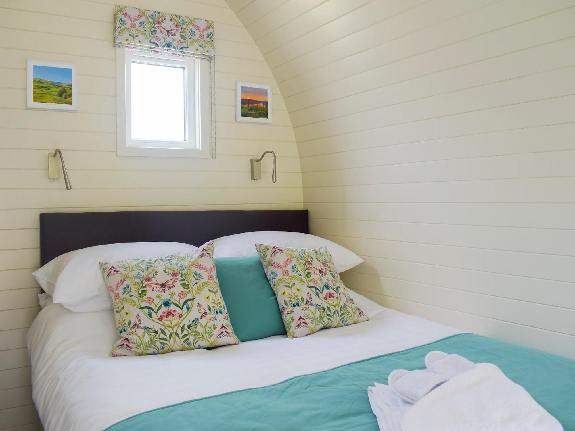 Villa Efyrnwy Pod Vip à Llanfyllin Extérieur photo